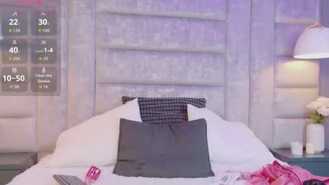 meganmonroee_ online show from April 18, 9:59 pm
