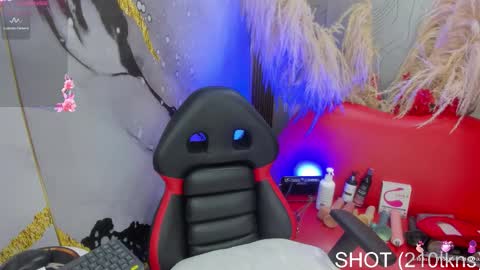 Snapshot of megann__up chatting on October 5, 9:02 pm Megan online show from October 5, 9:02 pm