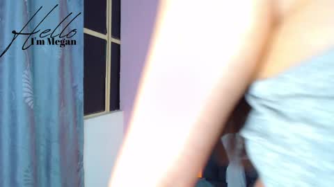 Snapshot of megann_abby chatting on December 20, 4:20 am Im Megan Please do not demand a show without first tiping Thank you online show from December 20, 4:20 am