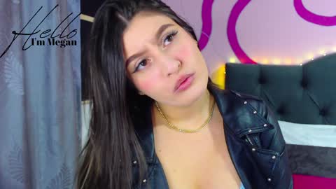 Snapshot of megann_abby chatting on January 10, 6:42 am Im Megan Please do not demand a show without first tiping Thank you online show from January 10, 6:42 am