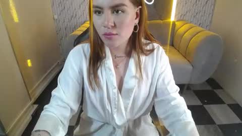 Snapshot of megann_b chatting on July 10, 3:33 am megann_b online show from July 10, 3:33 am