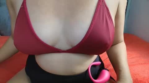 Snapshot of megannmilf chatting on September 28, 12:32 pm megannmilf online show from September 28, 12:32 pm