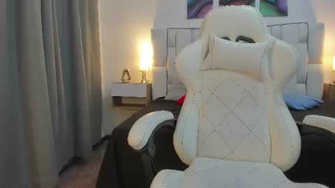 Megan Queen online show from June 19, 1:15 pm