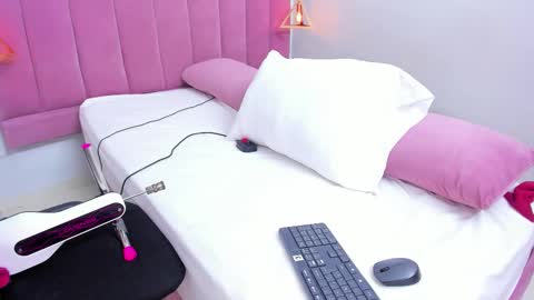 Snapshot of megansaenz_1 chatting on October 27, 8:13 pm Megan online show from October 27, 8:13 pm