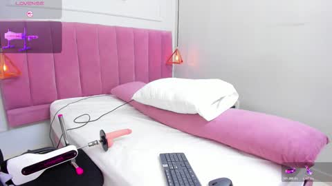 Snapshot of megansaenz_1 chatting on November 4, 7:46 pm Megan online show from November 4, 7:46 pm