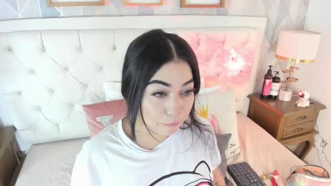 Snapshot of meganstar__ chatting on October 15, 11:54 am Megan online show from October 15, 11:54 am