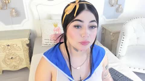 Snapshot of meganstar__ chatting on October 17, 11:46 am Megan online show from October 17, 11:46 am