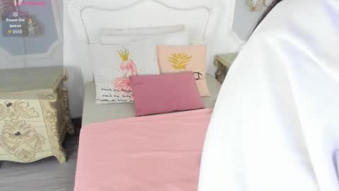 Snapshot of meganstar__ chatting on November 4, 11:42 am Megan online show from November 4, 11:42 am