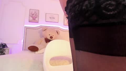 meganswet_ online show from April 13, 8:14 pm