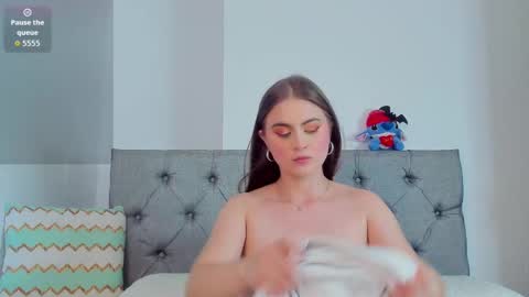 Snapshot of meganysammy chatting on November 18, 6:56 pm megansammy online show from November 18, 6:56 pm