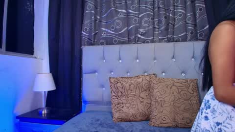 Snapshot of meggan_07 chatting on October 7, 3:47 am meggan online show from October 7, 3:47 am