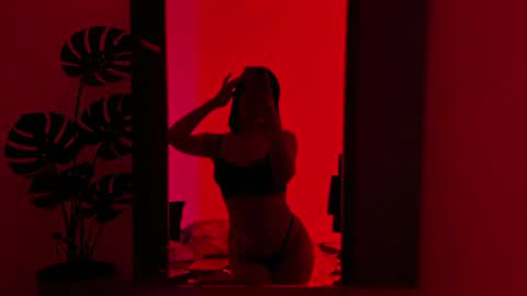 Snapshot of meggan_foxxy chatting on May 8, 6:46 pm meggan_foxxy online show from May 8, 6:46 pm