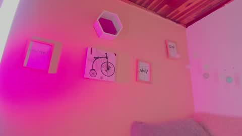 Snapshot of meggan_jade chatting on February 28, 11:45 pm Meggan online show from February 28, 11:45 pm