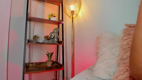 Snapshot of meggan_jade chatting on March 6, 3:02 am Meggan online show from March 6, 3:02 am