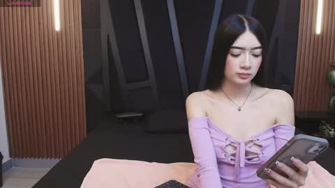 Snapshot of meggan_luxx chatting on April 2, 11:19 am MEGGAN LUXX online show from April 2, 11:19 am