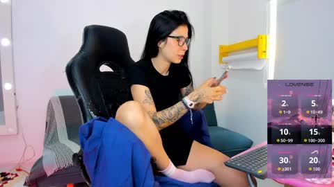 Juli online show from April 11, 4:11 pm