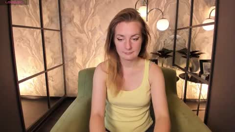 Snapshot of meggysun chatting on September 19, 1:23 pm Meggy online show from September 19, 1:23 pm