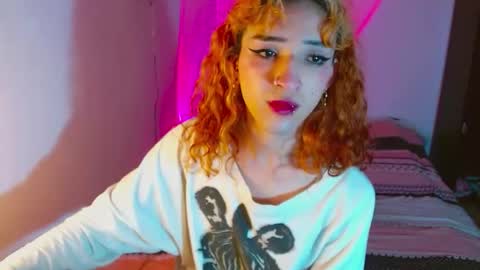 Snapshot of meghan_devil_ chatting on September 18, 6:15 am meghan_devil_ online show from September 18, 6:15 am