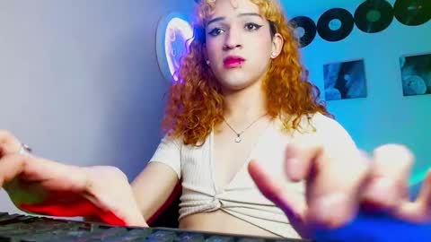 Snapshot of meghan_devil_ chatting on October 18, 6:16 am meghan_devil_ online show from October 18, 6:16 am