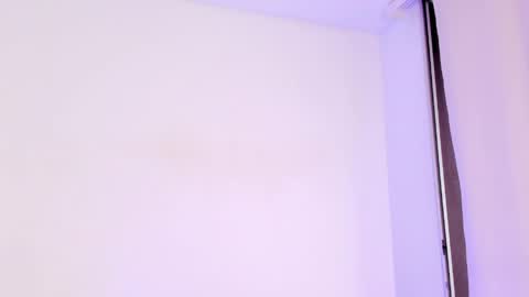 meghanallen_ online show from April 16, 9:39 pm