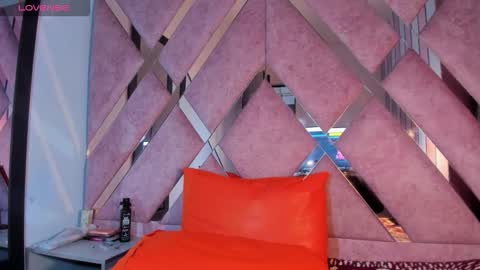 meghanqueen__ online show from March 5, 6:09 am