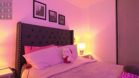 meiis3 online show from November 5, 11:27 pm