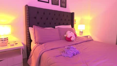 meiis3 online show from November 11, 10:21 pm