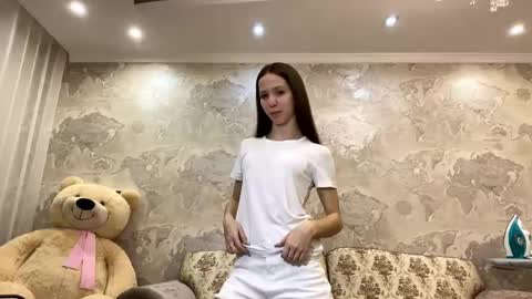Mei online show from April 22, 4:52 pm