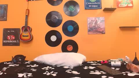 Snapshot of meisevil77 chatting on October 24, 2:19 am MEIS online show from October 24, 2:19 am