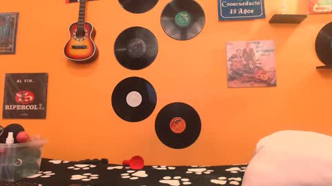 Snapshot of meisevil77 chatting on November 25, 1:49 am MEIS online show from November 25, 1:49 am