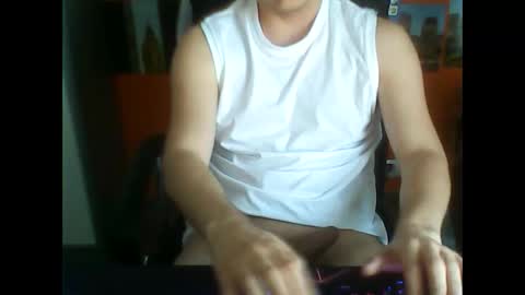 Snapshot of meks5544 chatting on May 1, 5:06 pm meks5544 online show from May 1, 5:06 pm