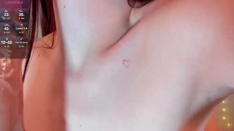 Snapshot of mel_18_ chatting on February 13, 6:16 pm A N D R E A online show from February 13, 6:16 pm