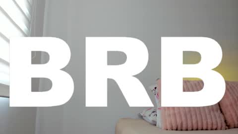 Snapshot of mel_18_ chatting on February 25, 5:15 pm A N D R E A online show from February 25, 5:15 pm