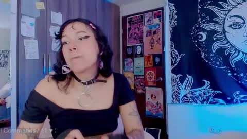 Snapshot of mel_dahlia chatting on October 8, 4:59 pm Melissa - - Please help me to reach 100 thumbs up online show from October 8, 4:59 pm