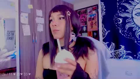 Snapshot of mel_dahlia chatting on October 13, 7:47 pm Melissa - - Please help me to reach 100 thumbs up online show from October 13, 7:47 pm