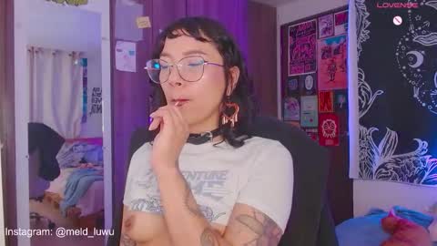 Snapshot of mel_dahlia chatting on November 12, 1:06 am Melissa - - Please help me to reach 100 thumbs up online show from November 12, 1:06 am