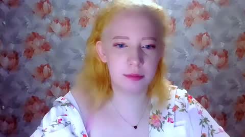 Snapshot of mel_mellie chatting on April 24, 1:08 am Mel Mellie online show from April 24, 1:08 am