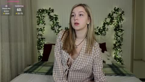 Snapshot of mel_nelson chatting on December 22, 12:27 pm Mel online show from December 22, 12:27 pm