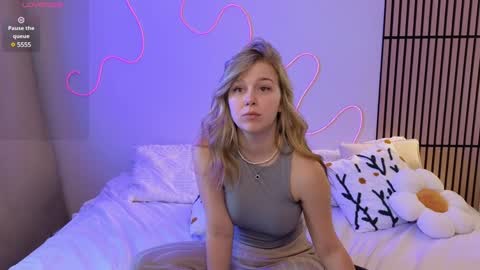 Snapshot of mel_nelson chatting on February 4, 10:10 am Mel online show from February 4, 10:10 am