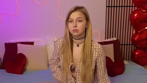 Snapshot of mel_nelson chatting on February 13, 4:11 am Mel online show from February 13, 4:11 am