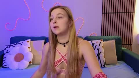 Snapshot of mel_nelson chatting on February 23, 5:34 am Mel online show from February 23, 5:34 am