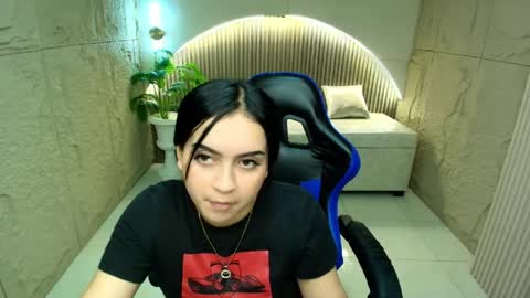 Mel  online show from April 18, 3:10 am