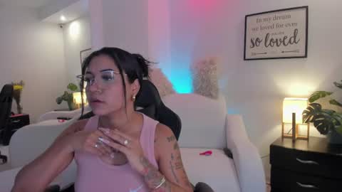 Snapshot of melan_owen chatting on August 2, 10:46 am melan_owen online show from August 2, 10:46 am