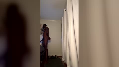 melaneight online show from April 16, 8:48 am