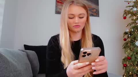 Melania online show from January 14, 12:44 pm