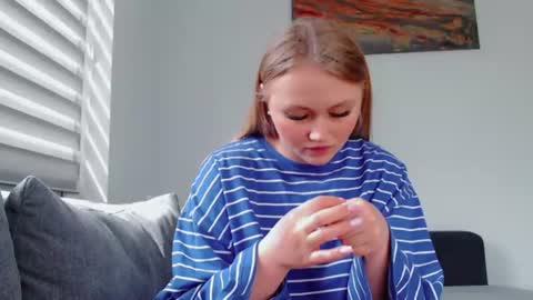 Snapshot of melani_a chatting on June 13, 12:36 pm Melania online show from June 13, 12:36 pm