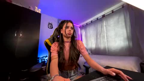 MELANI online show from October 18, 9:15 pm