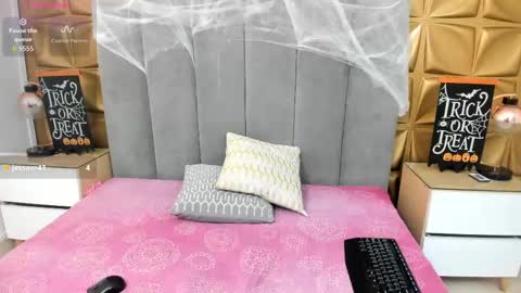 Snapshot of melani_dream chatting on October 6, 2:25 pm Melani online show from October 6, 2:25 pm