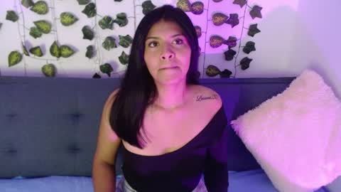 Snapshot of melanie_18_ chatting on June 1, 10:11 pm melanie online show from June 1, 10:11 pm