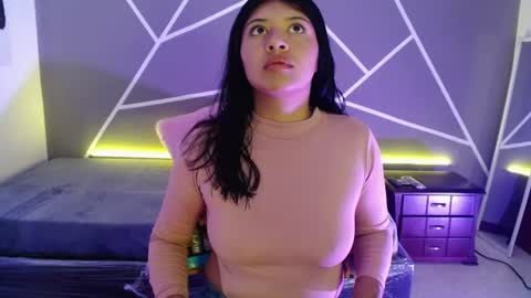Snapshot of melanie_18_ chatting on June 16, 1:03 pm melanie online show from June 16, 1:03 pm